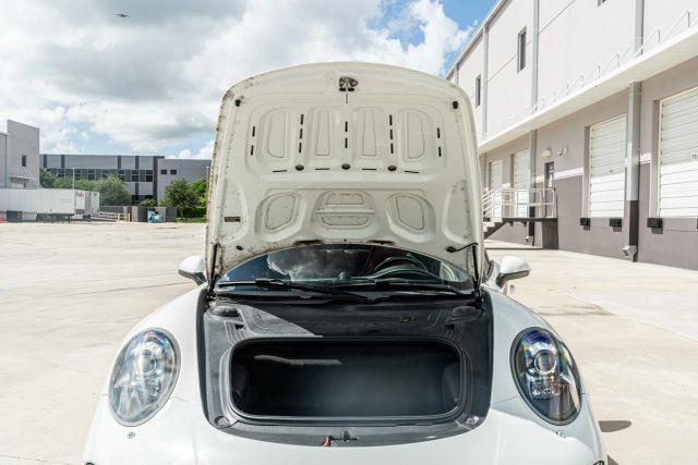 Photo of 2017 White Porsche 911