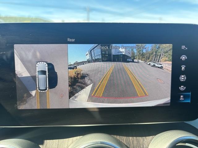 Photo of 2022 White Mercedes-Benz GLC 300