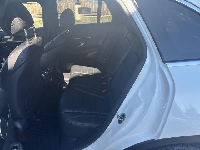 Photo of 2022 White Mercedes-Benz GLC 300
