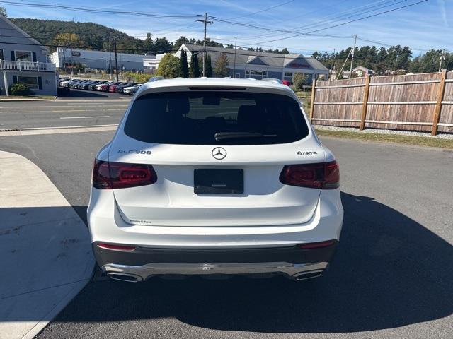 Photo of 2022 White Mercedes-Benz GLC 300