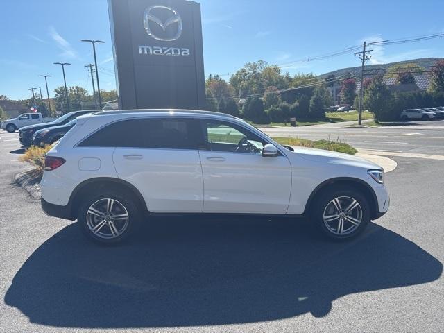 Photo of 2022 White Mercedes-Benz GLC 300