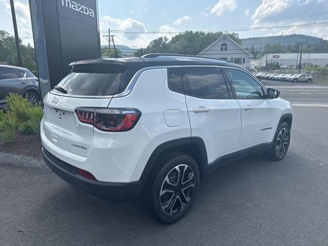 Photo of 2022 Bright White Clearcoat Jeep Compass