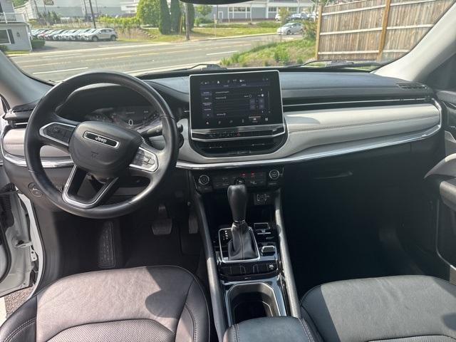 Photo of 2022 Bright White Clearcoat Jeep Compass