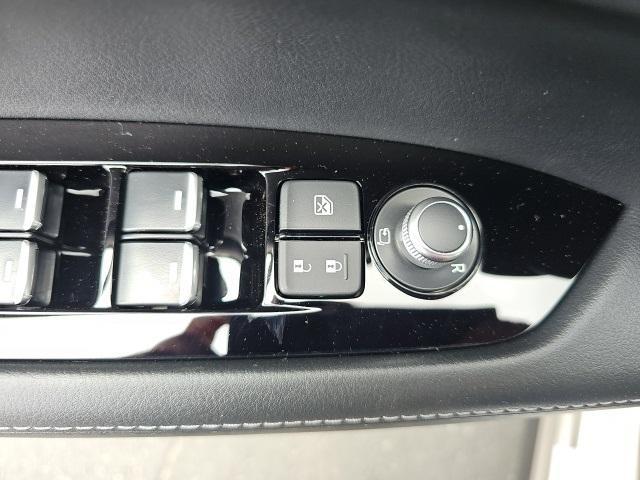Photo of 2025 Platinum Mazda CX-5