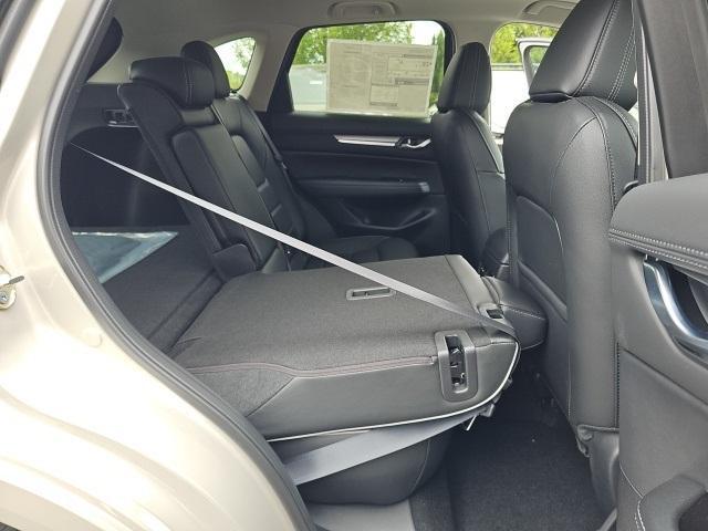 Photo of 2025 Platinum Mazda CX-5