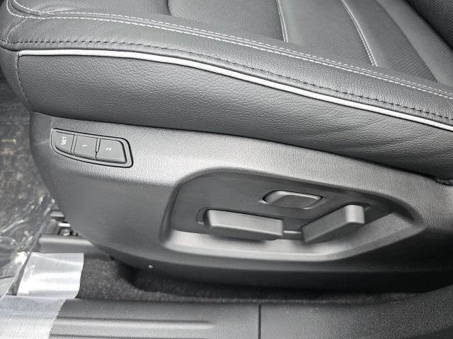 Photo of 2025 Platinum Mazda CX-5