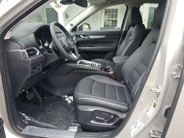 Photo of 2025 Platinum Mazda CX-5