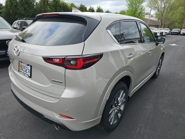 Photo of 2025 Platinum Mazda CX-5