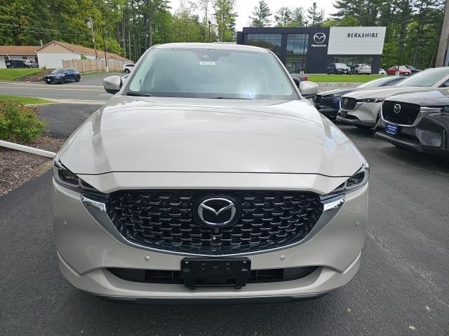 Photo of 2025 Platinum Mazda CX-5
