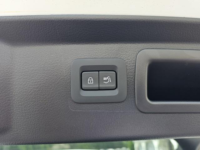 Photo of 2025 Wind Chill Pearl Mazda CX-50