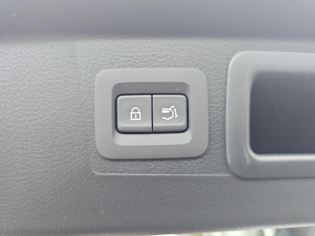 Photo of 2025 Wind Chill Pearl Mazda CX-50 Hybrid