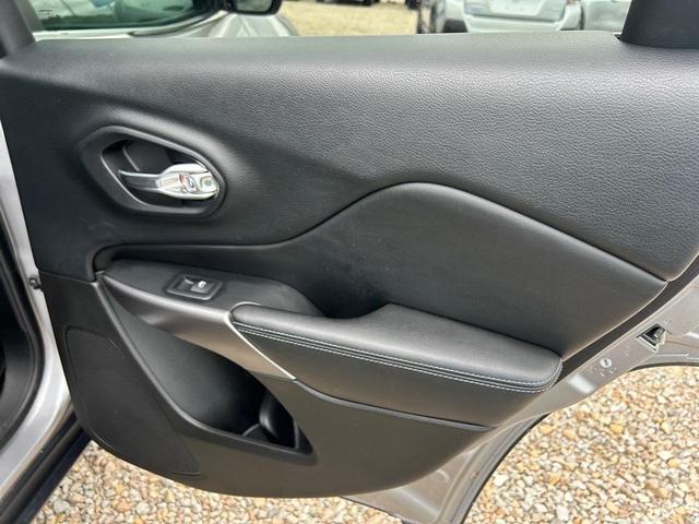 Photo of 2019 Billet Silver Metallic Clearcoat Jeep Cherokee