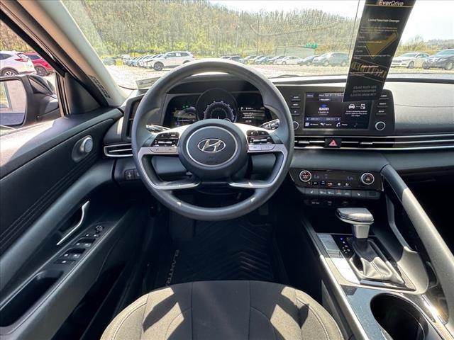 Photo of 2022 Phantom Black Hyundai ELANTRA HEV