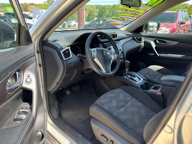Photo of 2016 Brilliant Silver Nissan Rogue