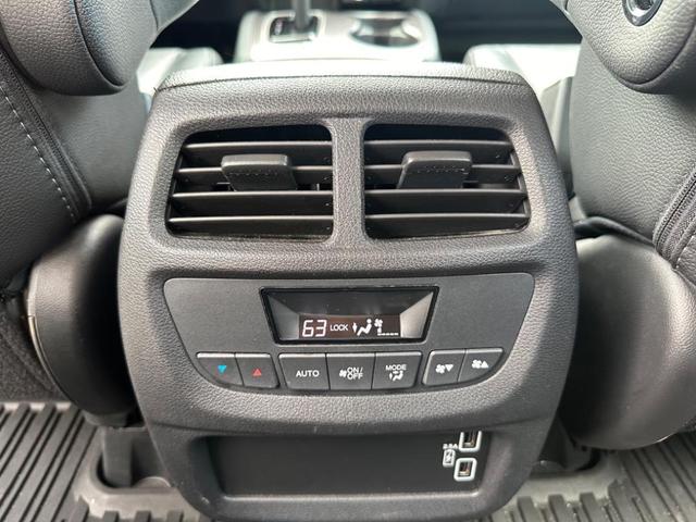Photo of 2020 Platinum White Pearl Honda Pilot