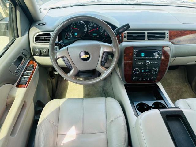 Photo of 2013 Champagne Silver Metallic Chevrolet Tahoe