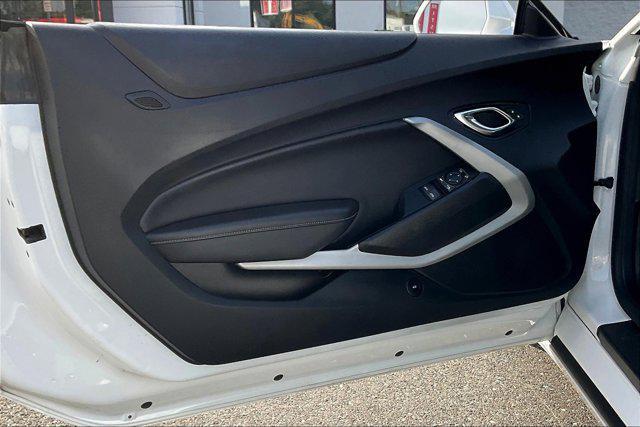 Photo of 2020 Summit White Chevrolet Camaro