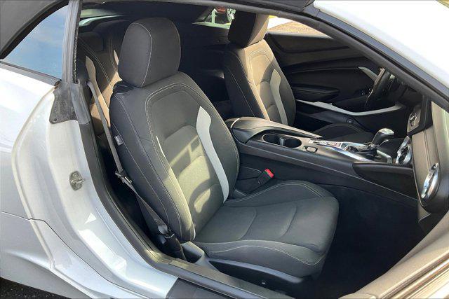 Photo of 2020 Summit White Chevrolet Camaro