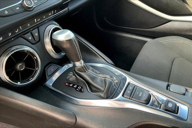 Photo of 2020 Summit White Chevrolet Camaro