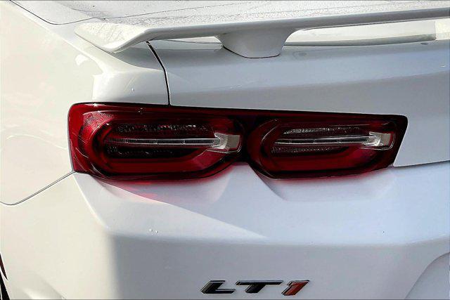 Photo of 2020 Summit White Chevrolet Camaro