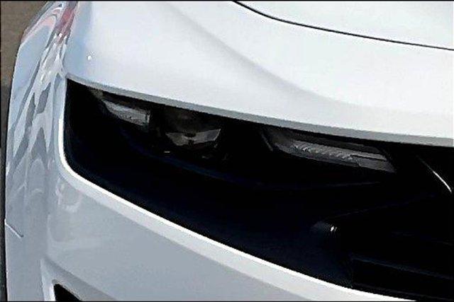 Photo of 2020 Summit White Chevrolet Camaro