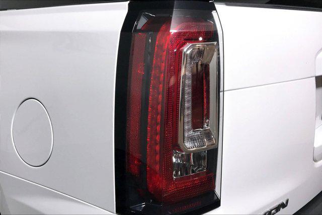 Photo of 2020 Summit White GMC Yukon