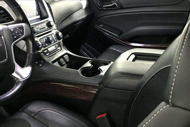 Photo of 2020 Summit White GMC Yukon