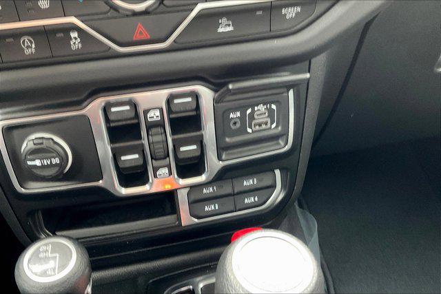 Photo of 2024 Bright White Clearcoat Jeep Wrangler
