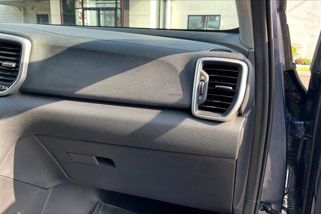Photo of 2022 Pacific Blue Kia Sportage