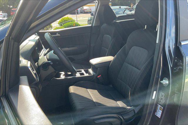 Photo of 2022 Pacific Blue Kia Sportage