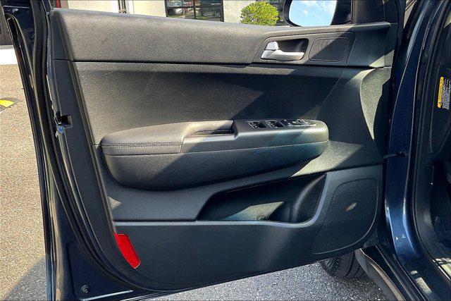 Photo of 2022 Pacific Blue Kia Sportage