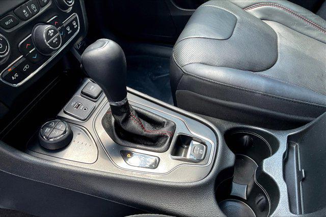 Photo of 2019 Hydro Blue Pearlcoat Jeep Cherokee