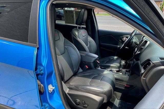 Photo of 2019 Hydro Blue Pearlcoat Jeep Cherokee