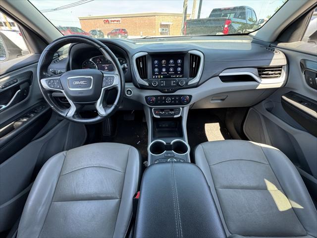 Photo of 2022 White Frost Tricoat GMC Terrain