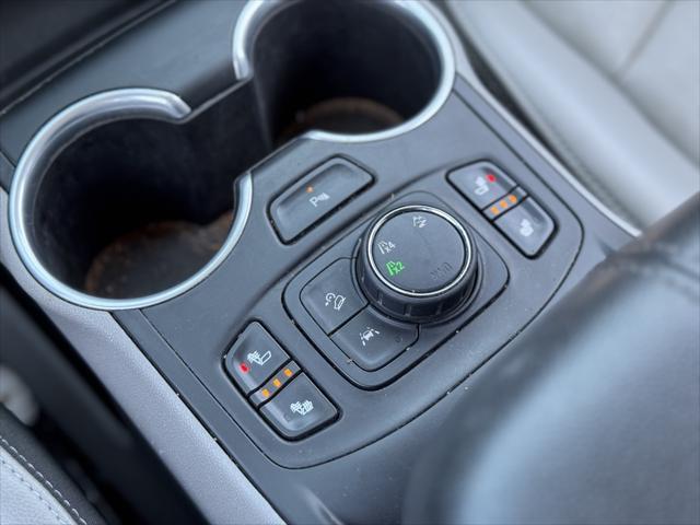 Photo of 2022 White Frost Tricoat GMC Terrain