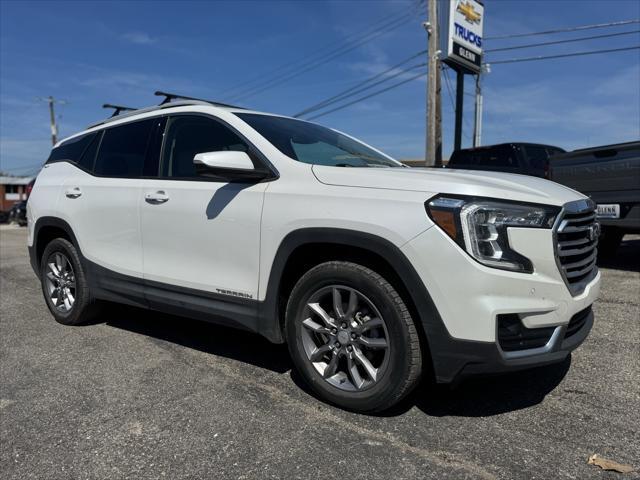 Photo of 2022 White Frost Tricoat GMC Terrain