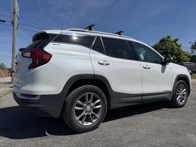 Photo of 2022 White Frost Tricoat GMC Terrain