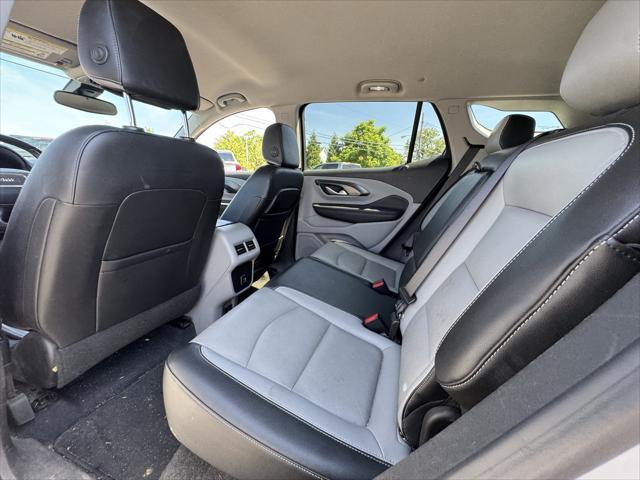 Photo of 2022 White Frost Tricoat GMC Terrain