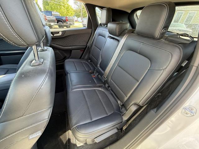 Photo of 2020 Star White Metallic Tri-Coat Ford Escape