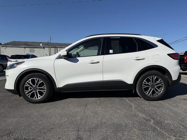 Photo of 2020 Star White Metallic Tri-Coat Ford Escape