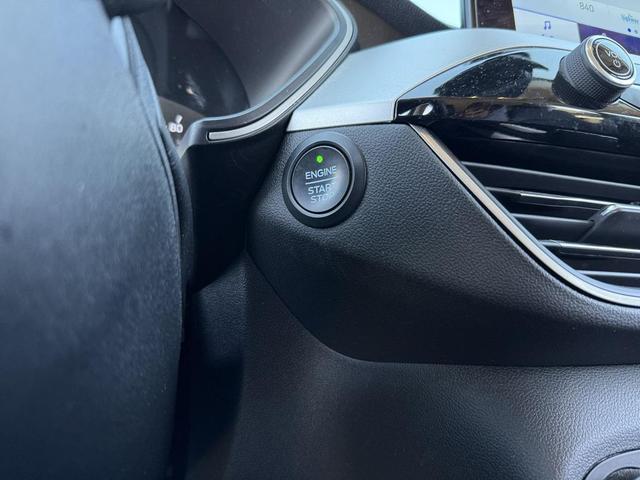 Photo of 2020 Star White Metallic Tri-Coat Ford Escape