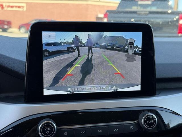 Photo of 2020 Star White Metallic Tri-Coat Ford Escape