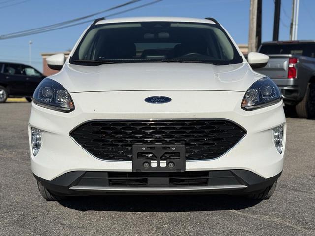 Photo of 2020 Star White Metallic Tri-Coat Ford Escape