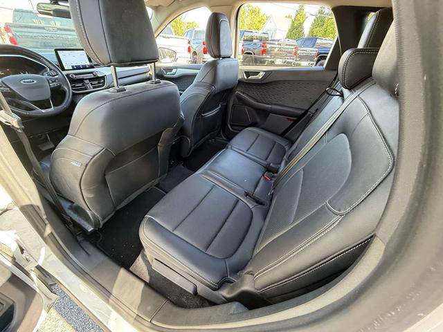 Photo of 2020 Star White Metallic Tri-Coat Ford Escape