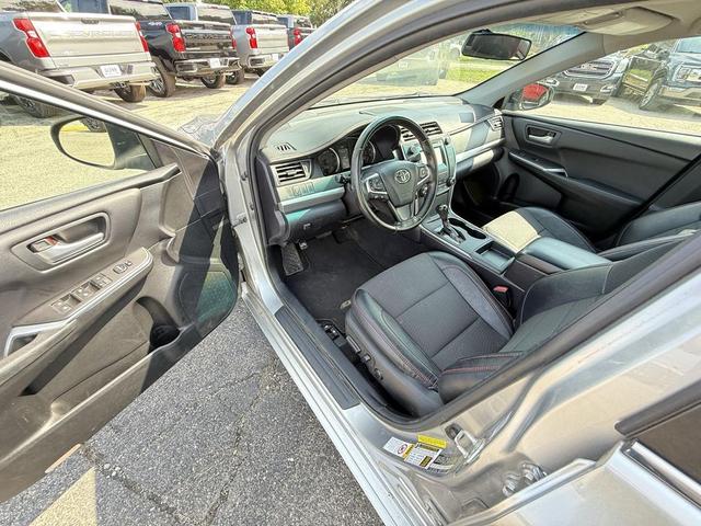 Photo of 2016 Celestial Silver Metallic Toyota Camry