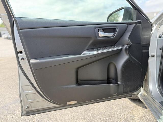 Photo of 2016 Celestial Silver Metallic Toyota Camry