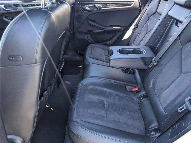 Photo of 2018 Blue Porsche Macan