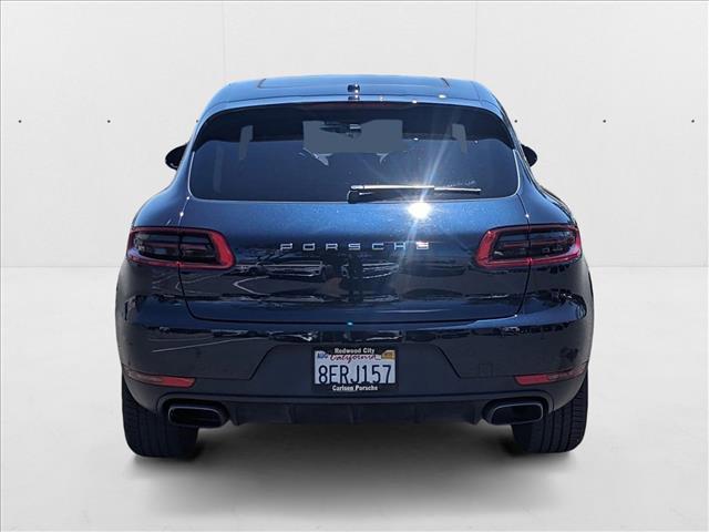 Photo of 2018 Blue Porsche Macan