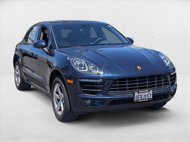 Photo of 2018 Blue Porsche Macan