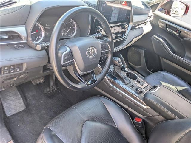 Photo of 2022 Ruby Flare Pearl Toyota Highlander